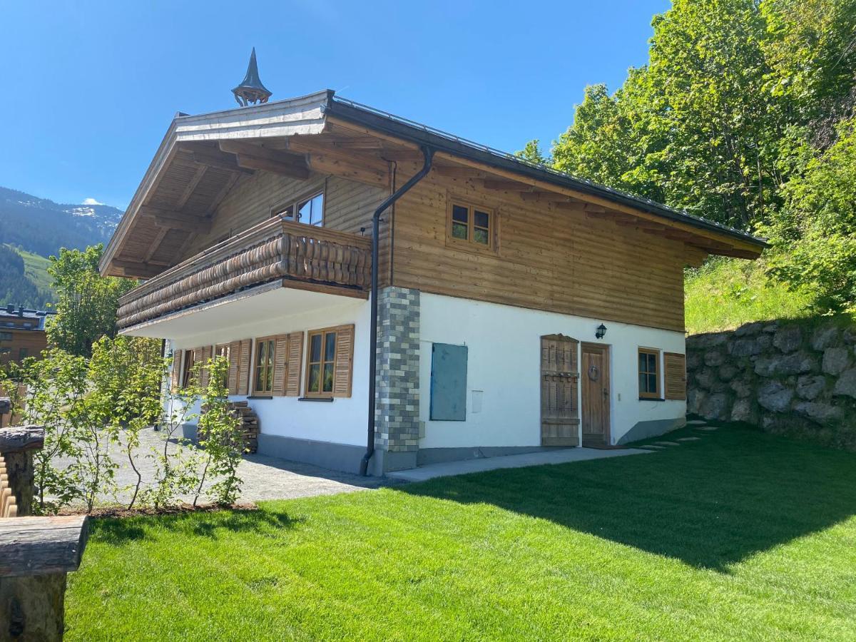 Ski-In & Ski-Out Out Chalet Maria With Amazing Mountain View Maria Alm am Steinernen Meer Exteriör bild